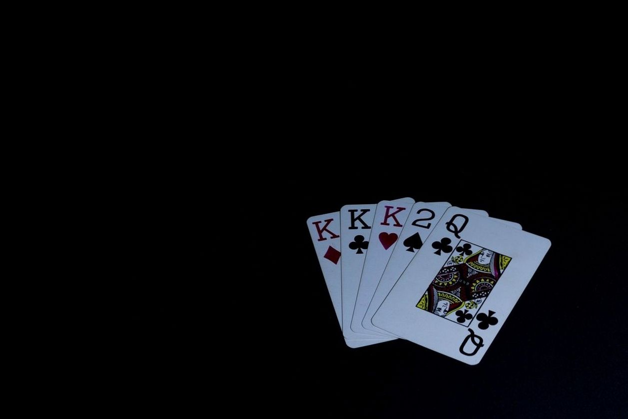 Casino-grade dice and on/off puck set
